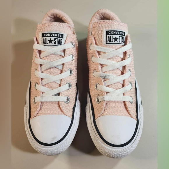 **New Item In! Converse Pink and White Women's Sneakers - Picture 3 of 7